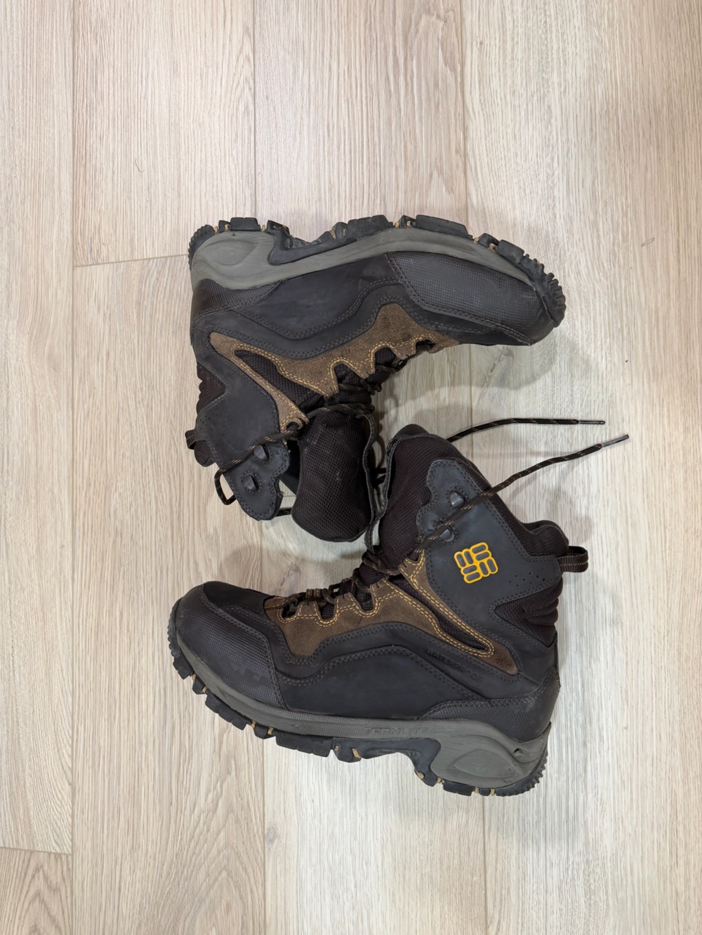 Columbia Men’s Rugged Trail Hiking Boots